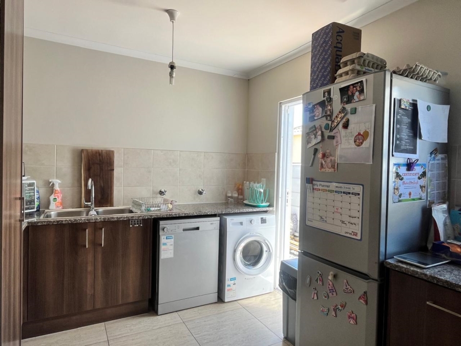 To Let 3 Bedroom Property for Rent in Sunningdale Western Cape
